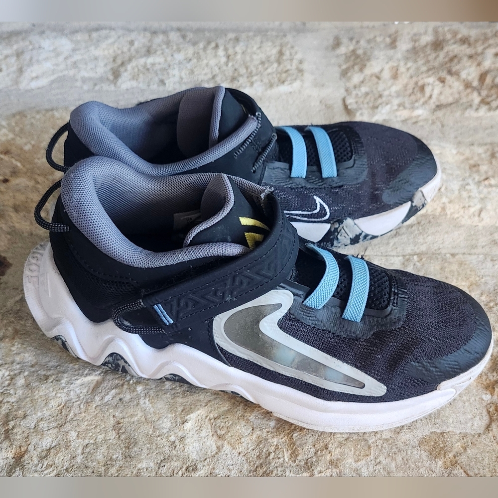 Nike Kids Black and Blue Sneakers